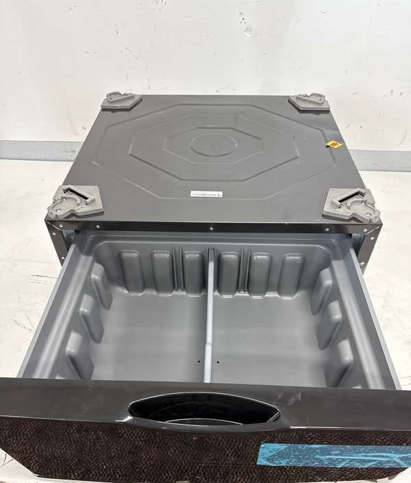 Samsung Pedestal for Front Load 8300 & 6300 & 6000 Brushed Black WE402NV/A3 - Assessment Photo 8
