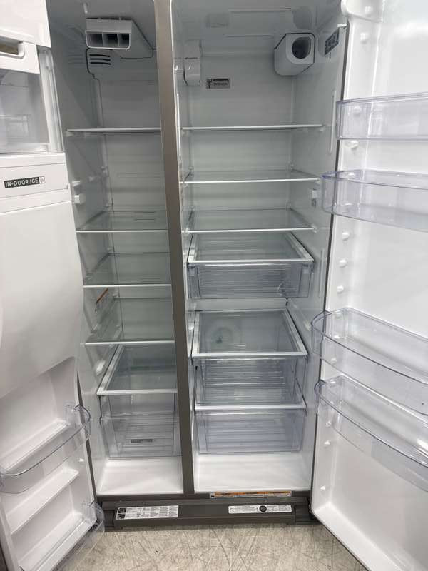 Whirlpool 36" Side-by-Side Refrigerator 25.2 cu. ft Stainless Steel WRSF5836RZ - Assessment Photo 8