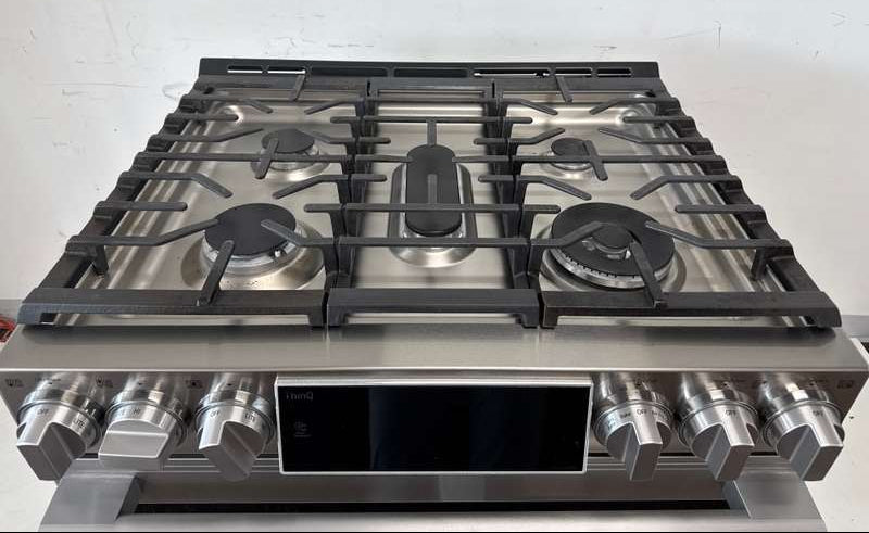 LG Studio 30" Slide-In Gas Range 6.3 Cu. Ft Smart Convection LSGS6338F - Assessment Photo 9