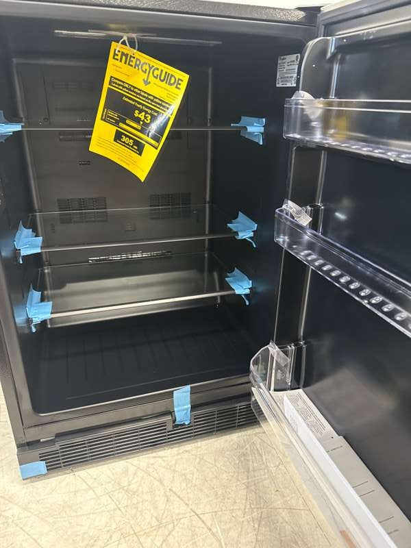Whirlpool Built-In 24" 5.1 Cu. Ft Undercounter Refrigerator Stainless WUR35X24HZ - Assessment Photo 9